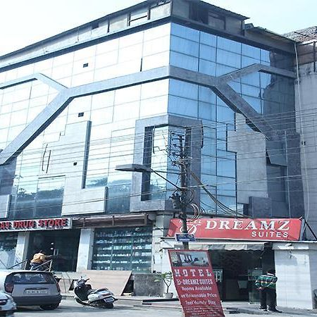 Dreamz Suites Nowe Delhi Zewnętrze zdjęcie